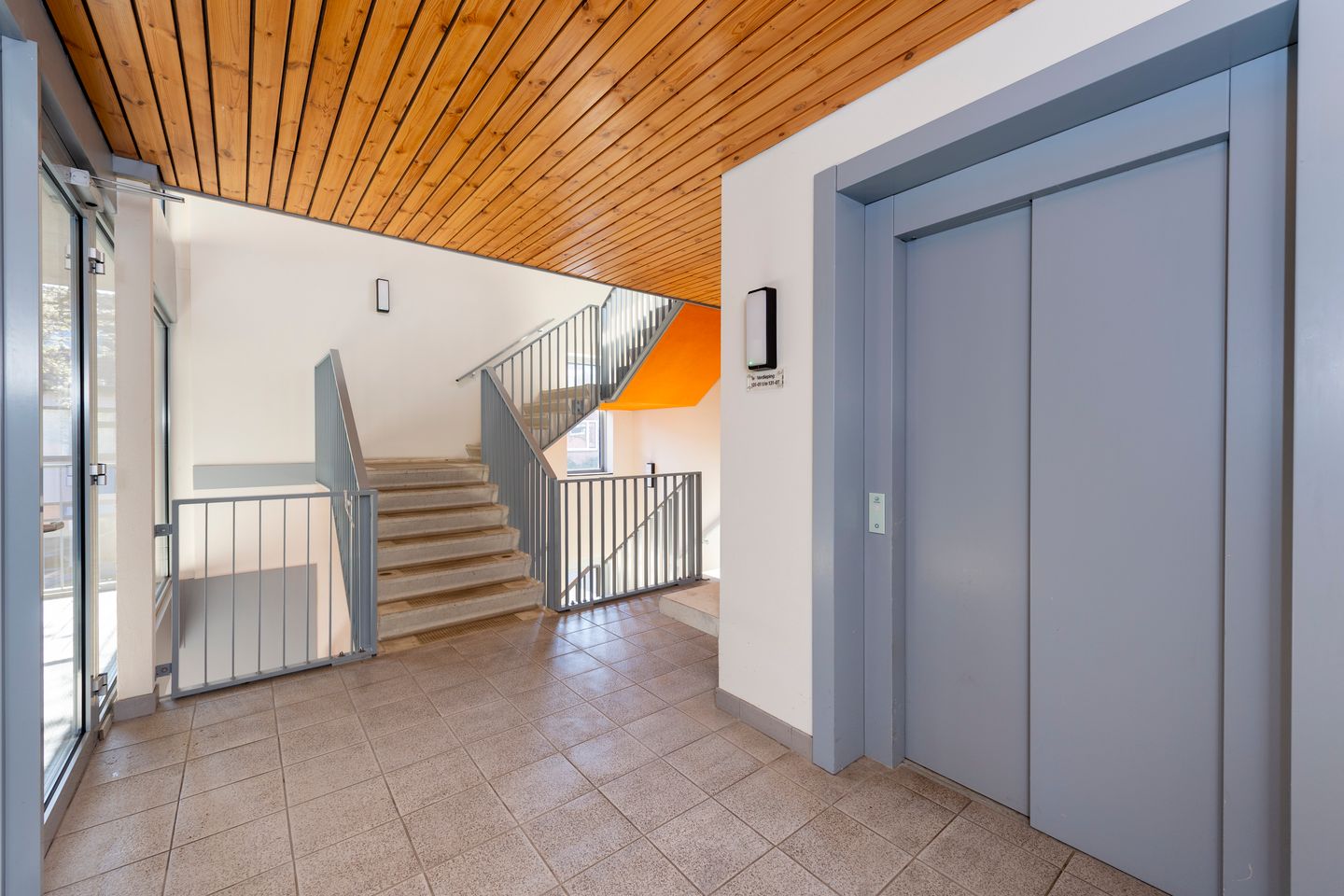 Photo 19 of Veestraat 131-06