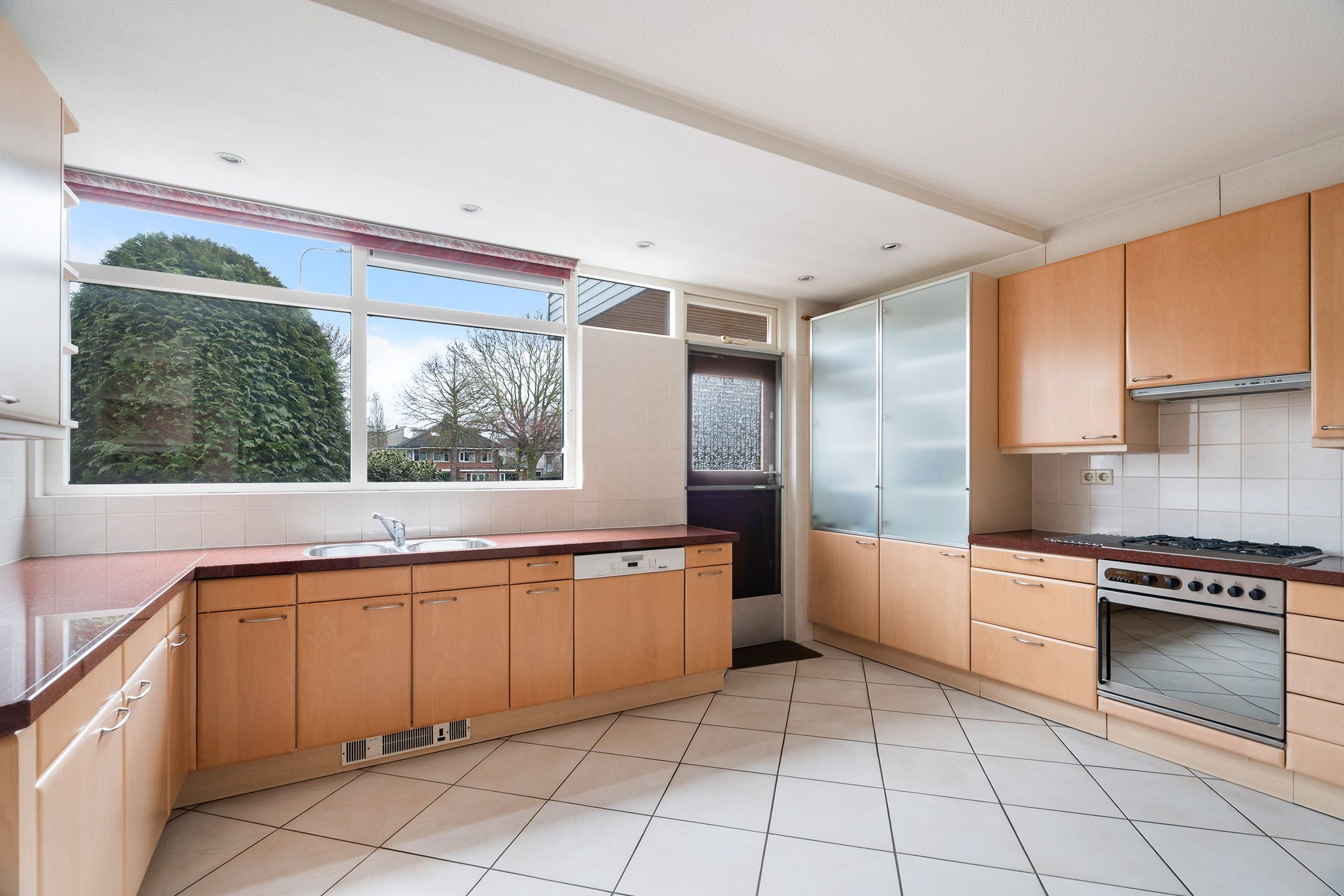 Photo 21 of Freesiastraat 11