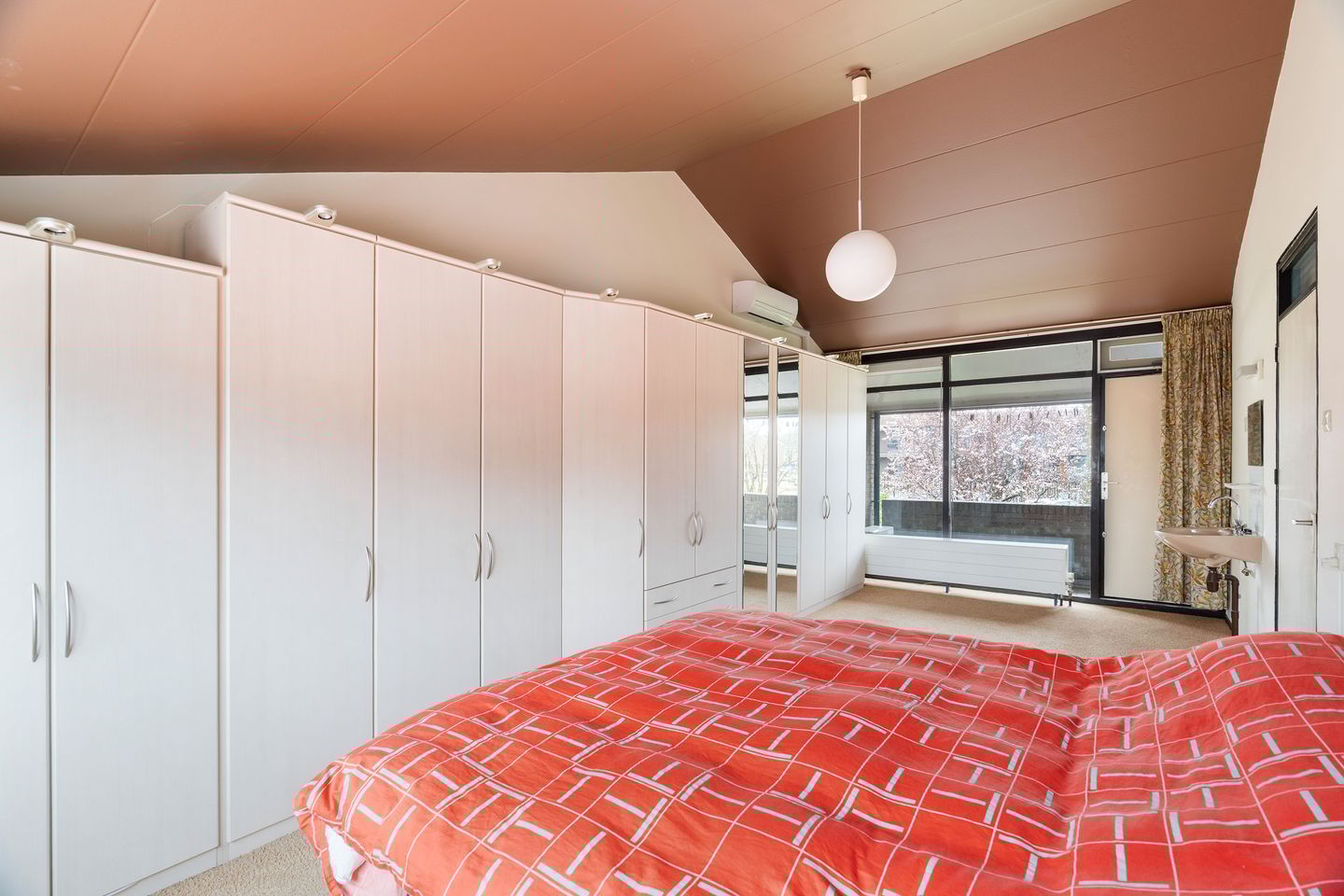 Photo 34 of Freesiastraat 11