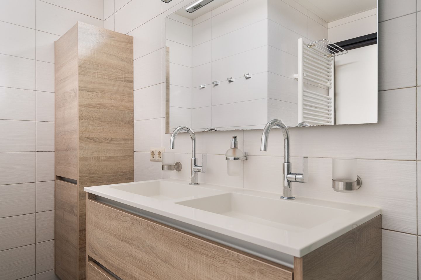 Photo 40 of Freesiastraat 11