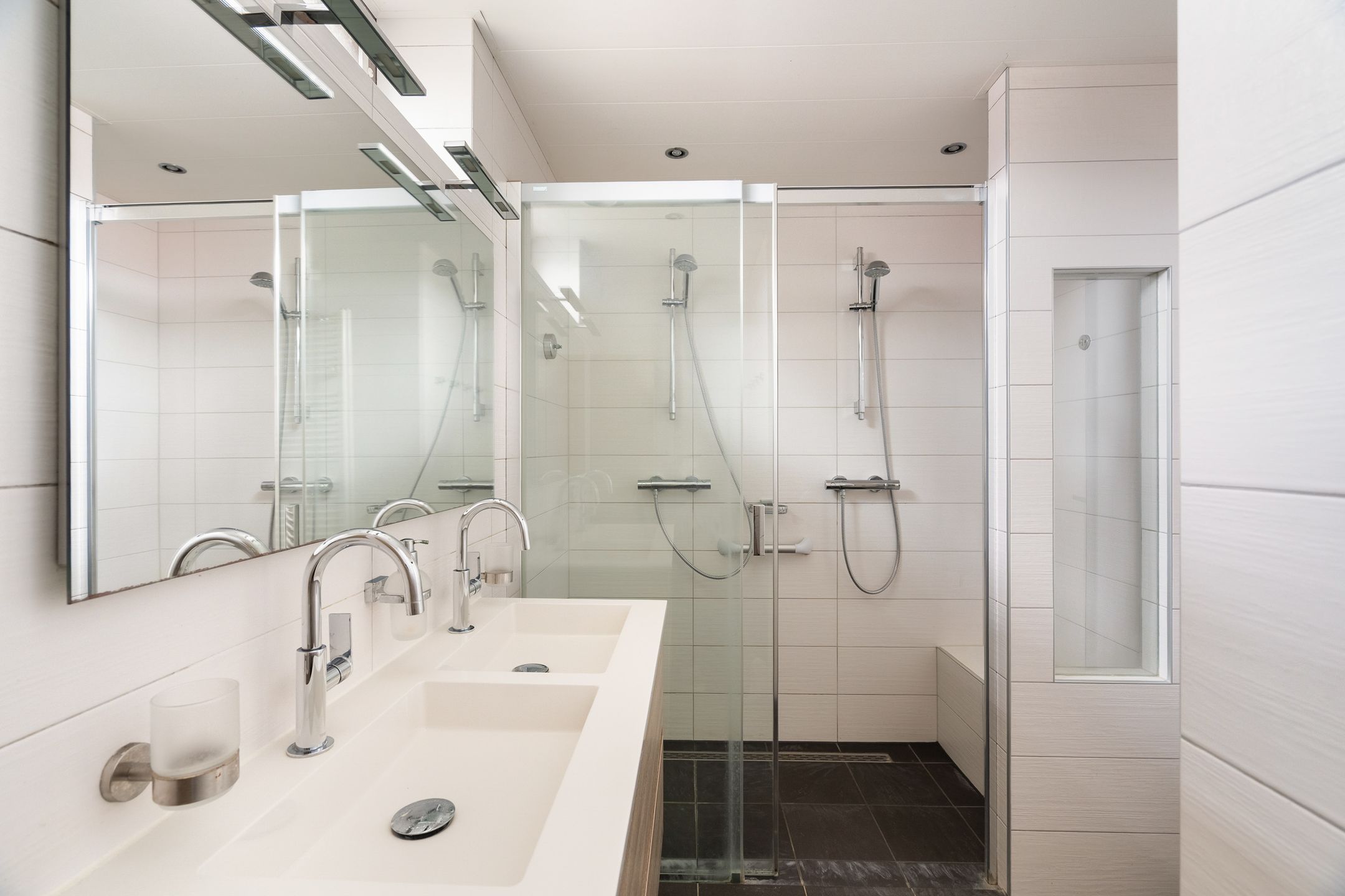 Photo 39 of Freesiastraat 11