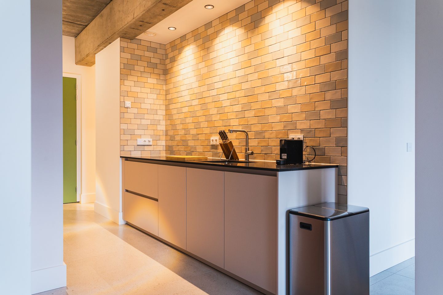 Foto 19 van Loosduinseweg 373-B1