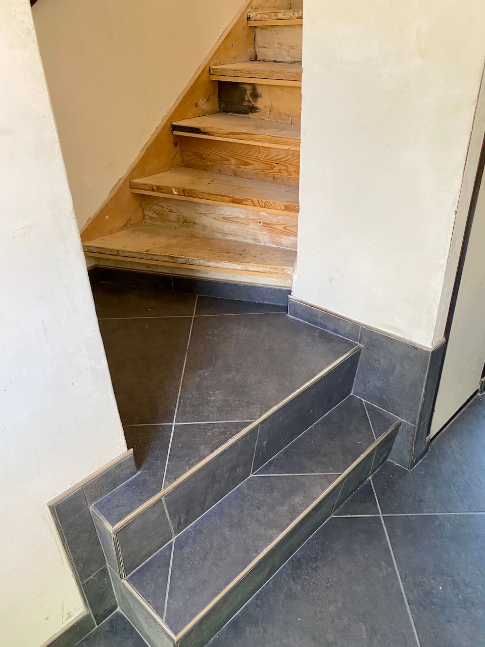 Renovation Opportunity with Garage and Sunny South-Facing Garden in Gendt — 18