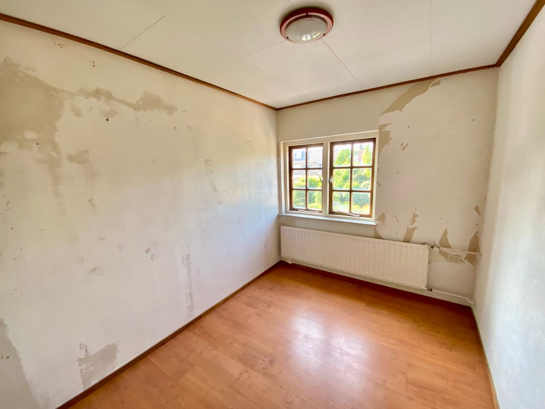 Renovation Opportunity with Garage and Sunny South-Facing Garden in Gendt — 25