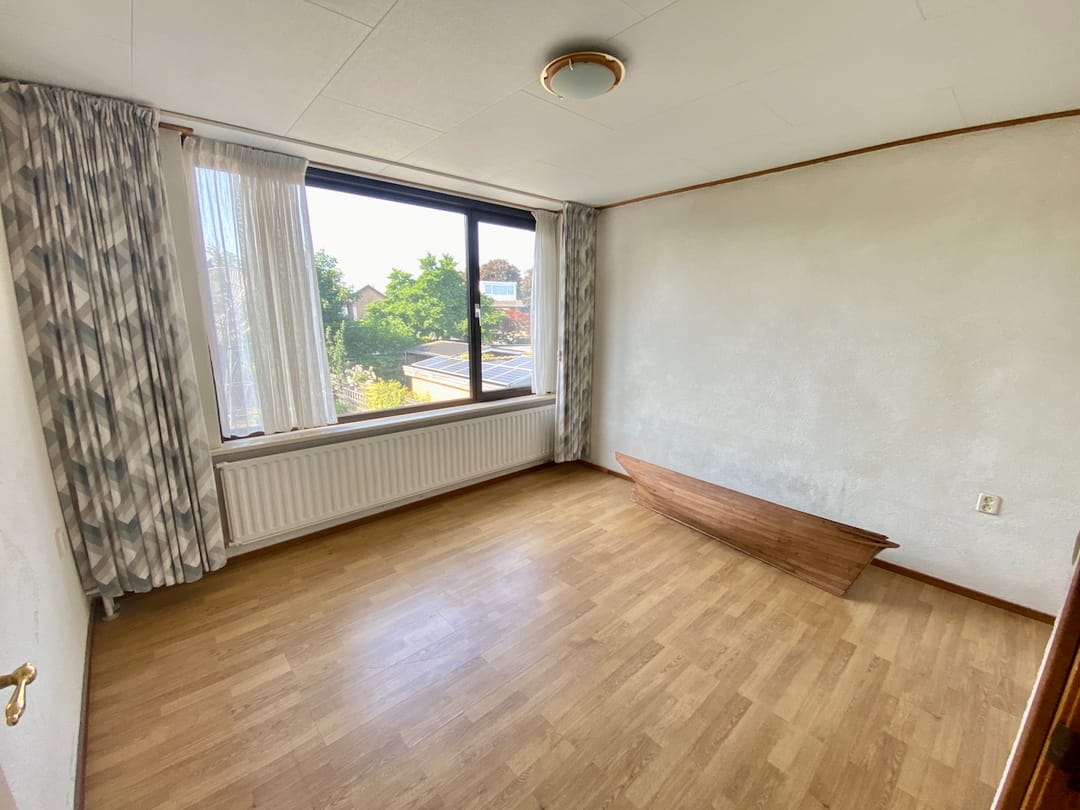 Renovation Opportunity with Garage and Sunny South-Facing Garden in Gendt — 21