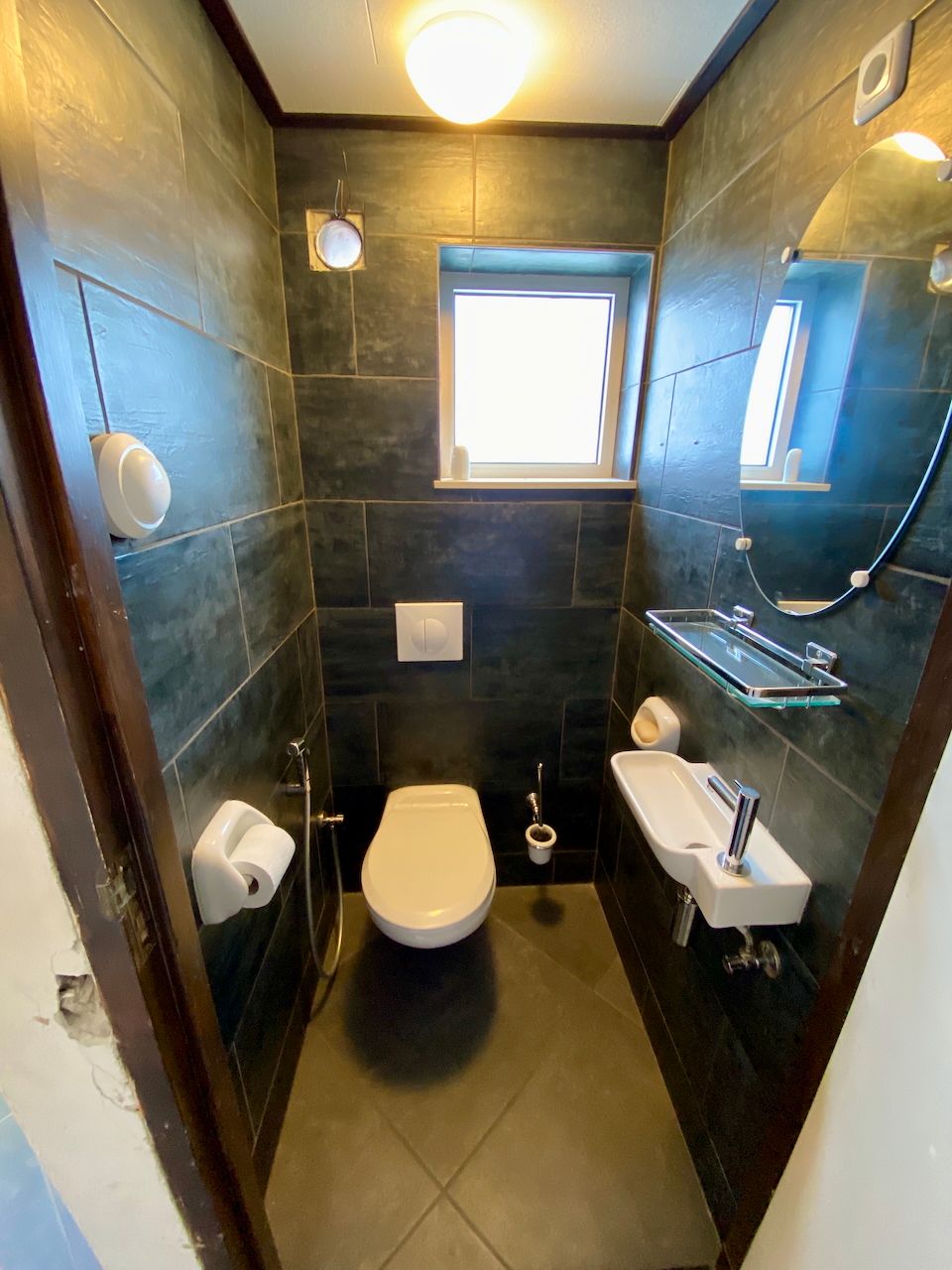 Renovation Opportunity with Garage and Sunny South-Facing Garden in Gendt — 16