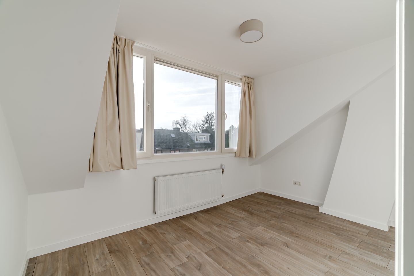 Foto 20 van Middelweg 77