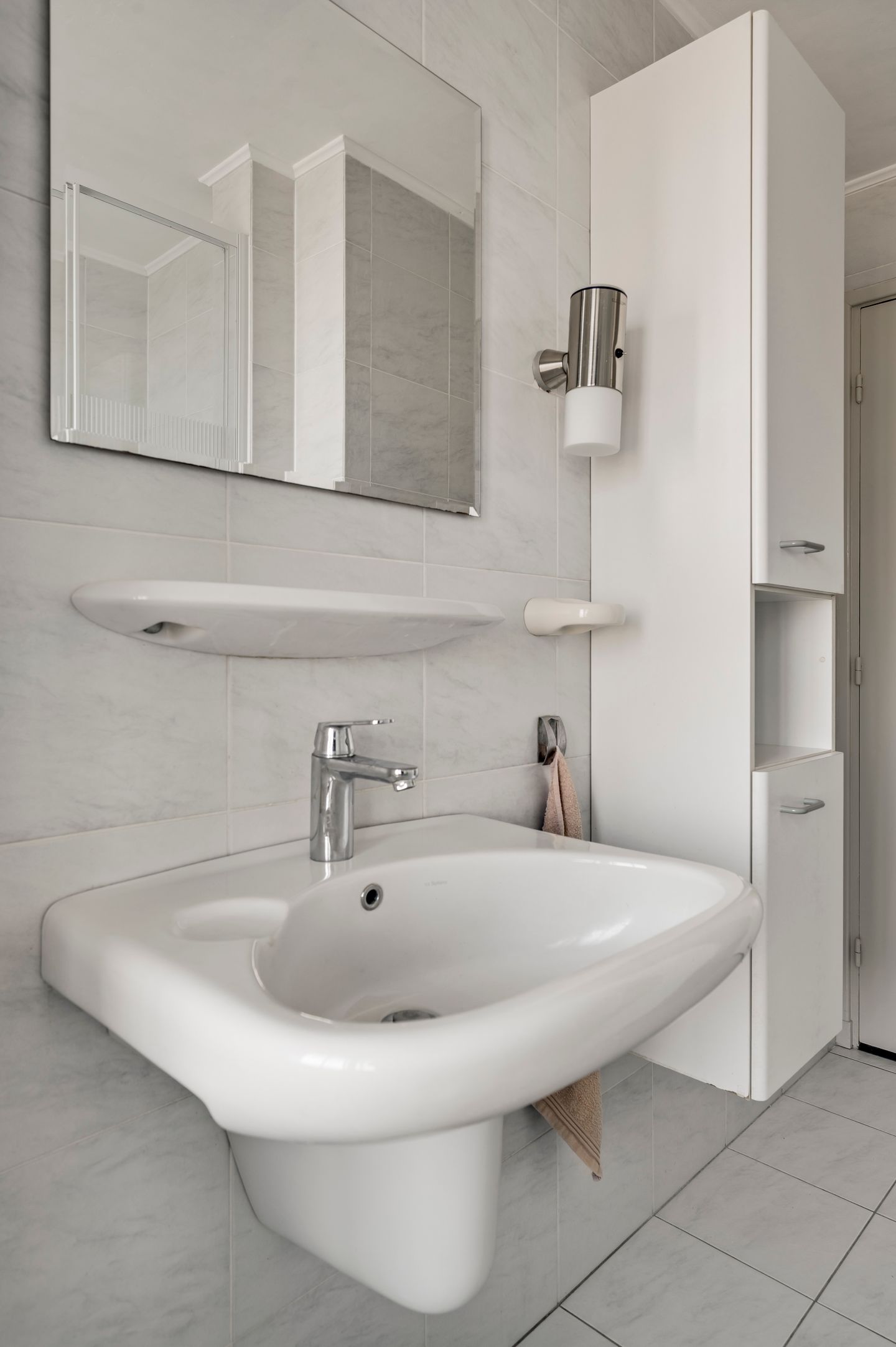 Foto 35 van Van Den Bongaertstraat 3