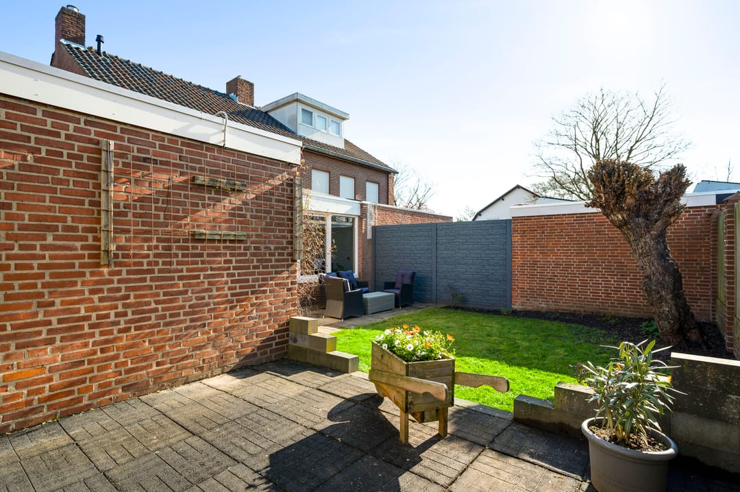 Foto 43 van Van Den Bongaertstraat 3