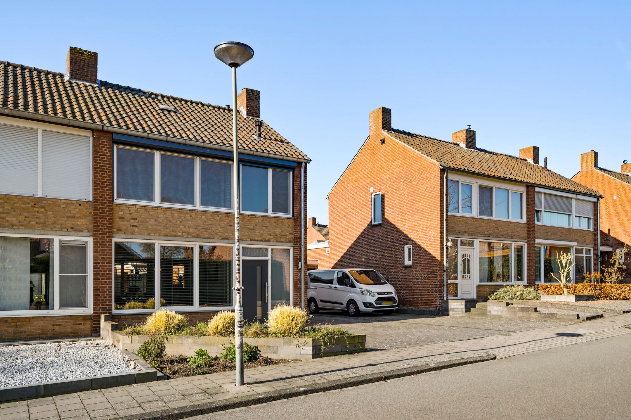 Foto 48 van Van Den Bongaertstraat 3