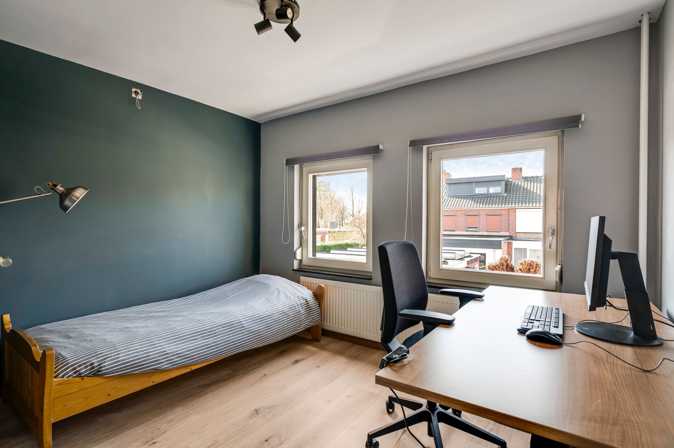 Foto 36 van Van Den Bongaertstraat 3