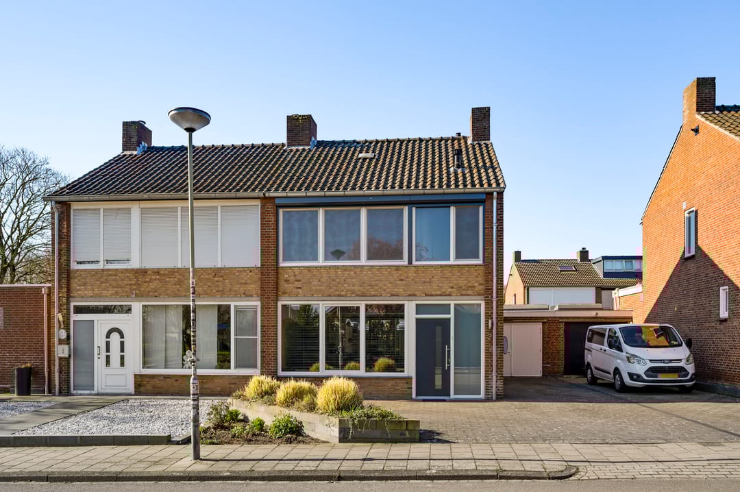 Foto 46 van Van Den Bongaertstraat 3