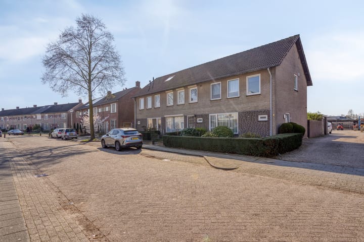 Photo 4 of Kastanjehoutstraat 4