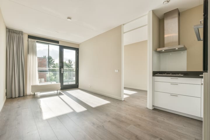 Photo 2 of Pieter van Musschenbroekstraat 31