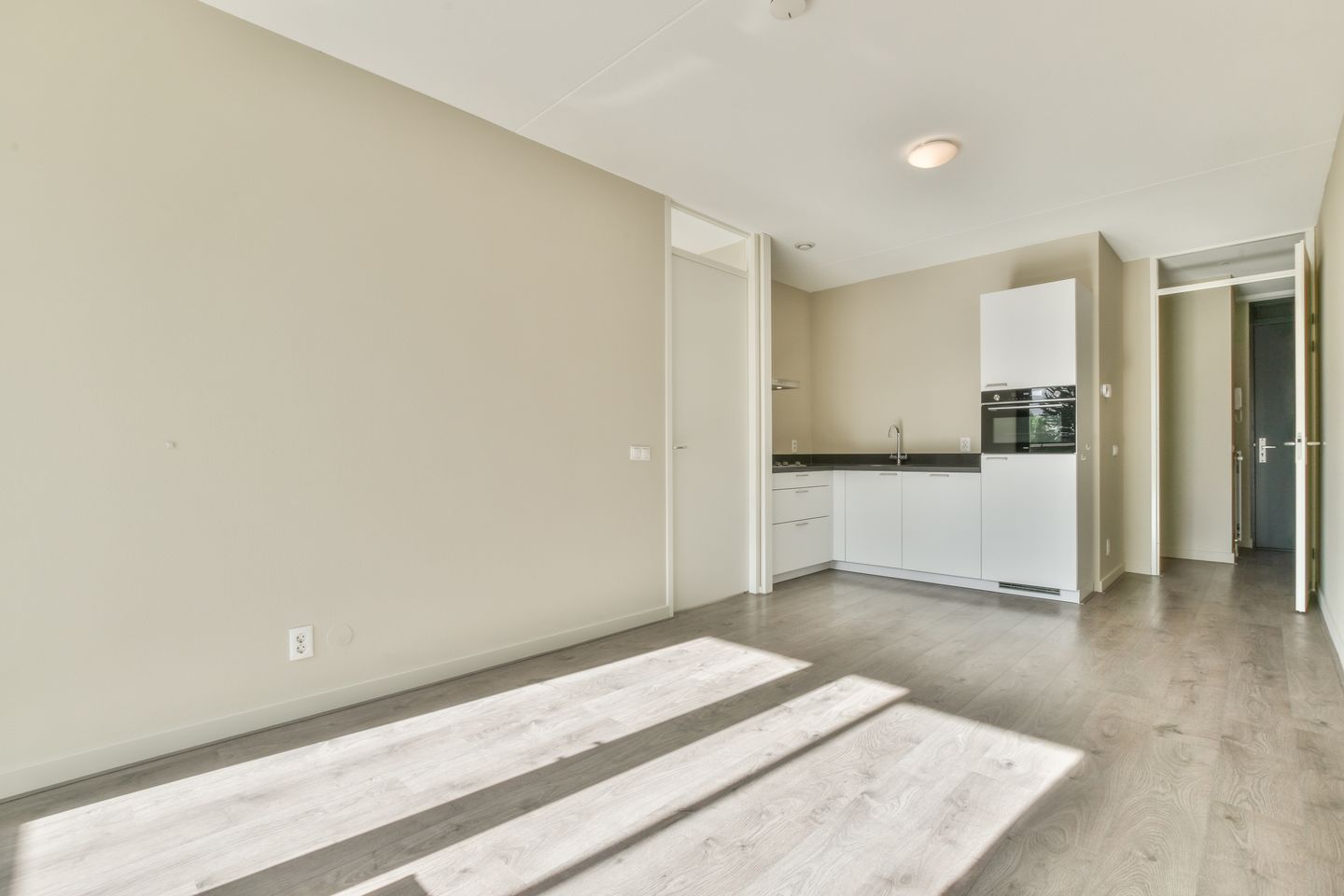 Photo 4 of Pieter van Musschenbroekstraat 31