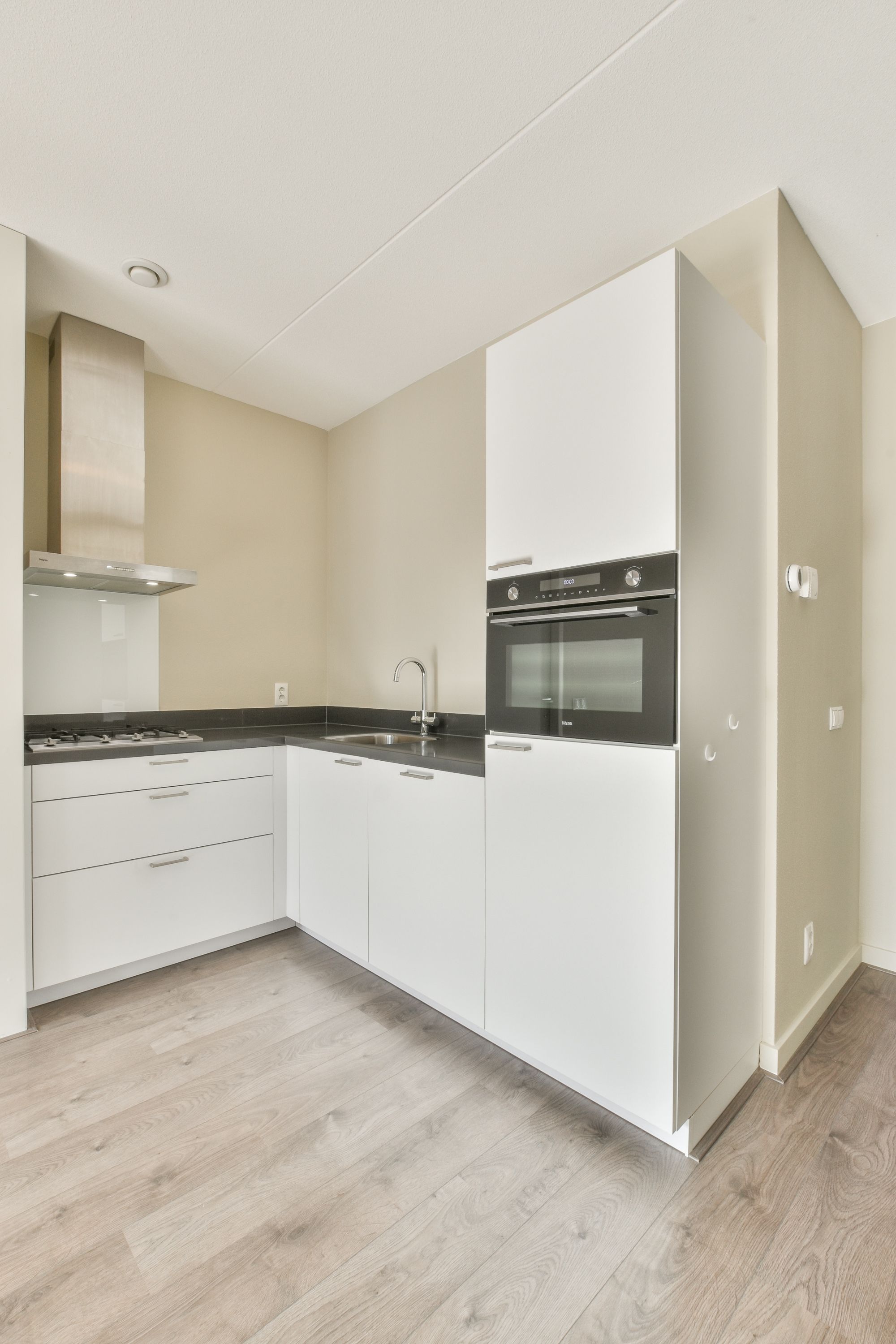 Photo 6 of Pieter van Musschenbroekstraat 31