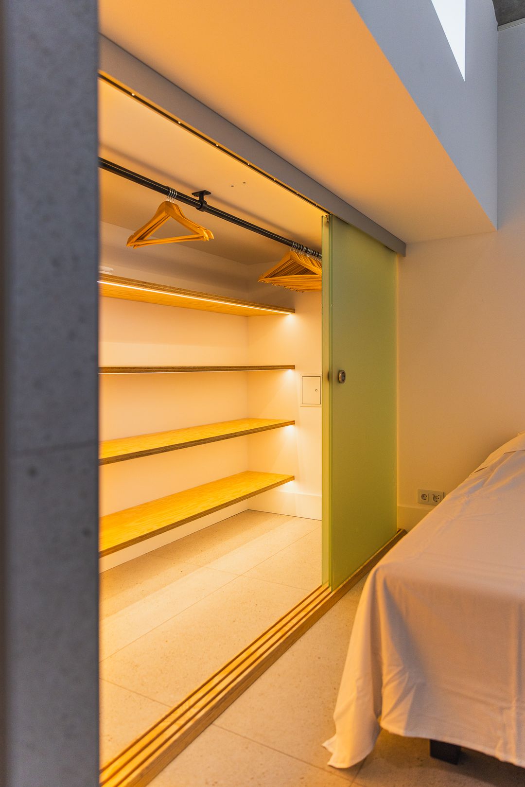 Foto 23 van Loosduinseweg 373-B2