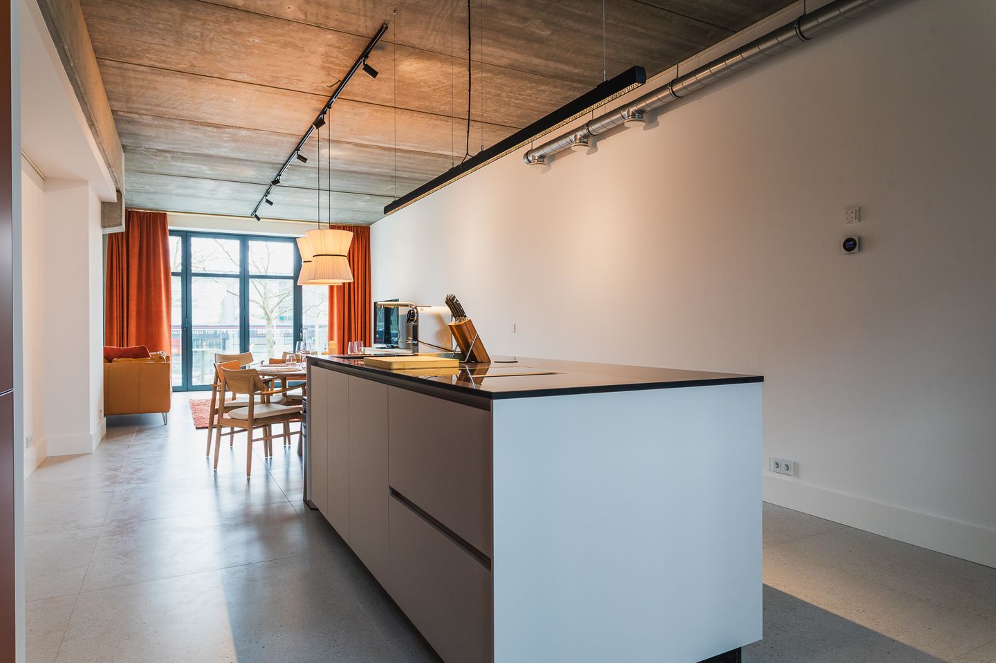 Foto 10 van Loosduinseweg 373-B2