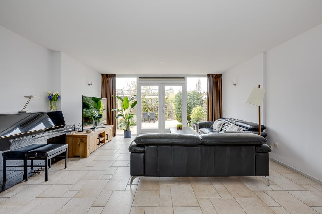 Spacious Extended Five-Room Terraced House in Voorschoten Bijdorp — 13