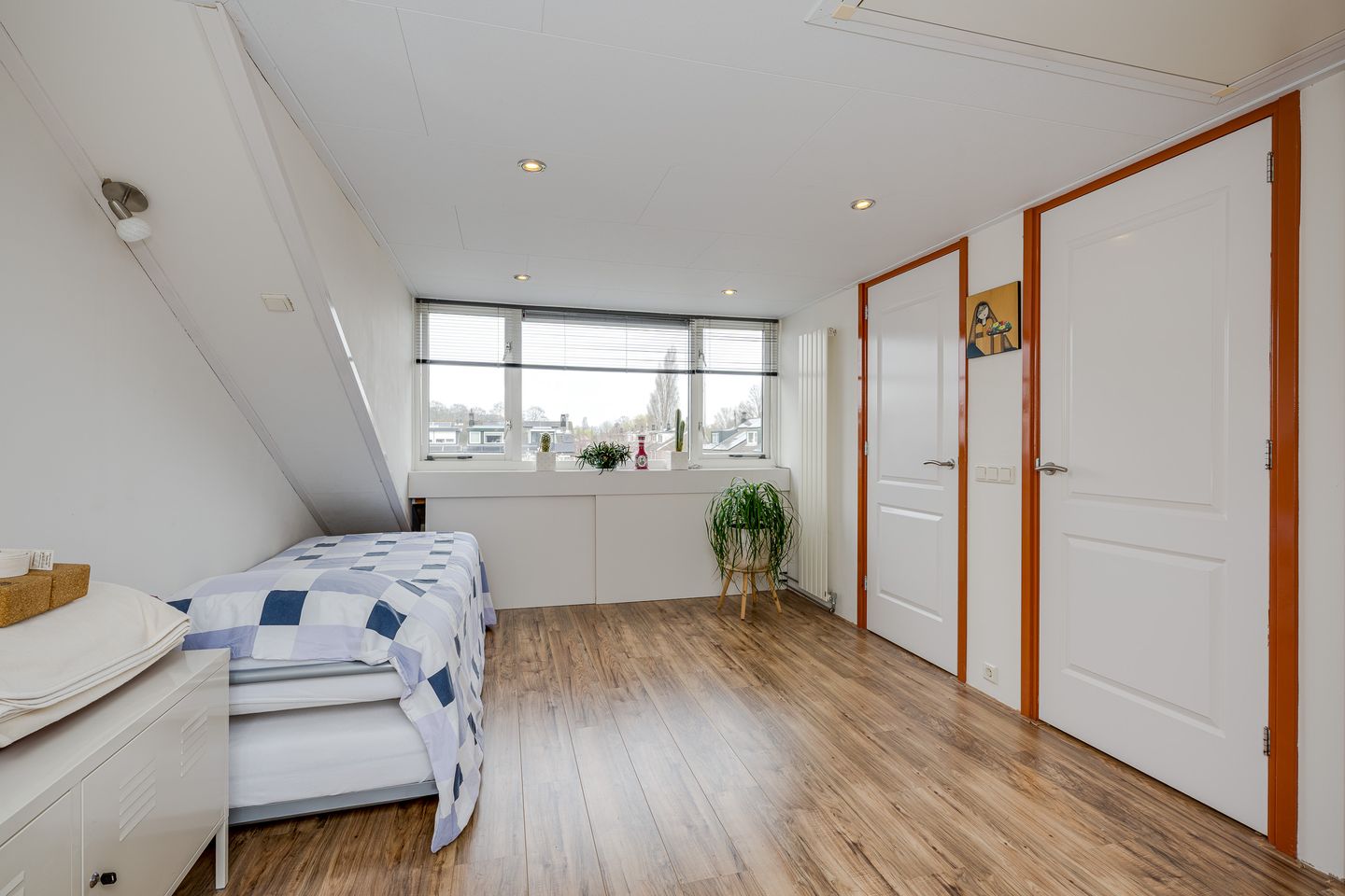 Spacious Extended Five-Room Terraced House in Voorschoten Bijdorp — 34