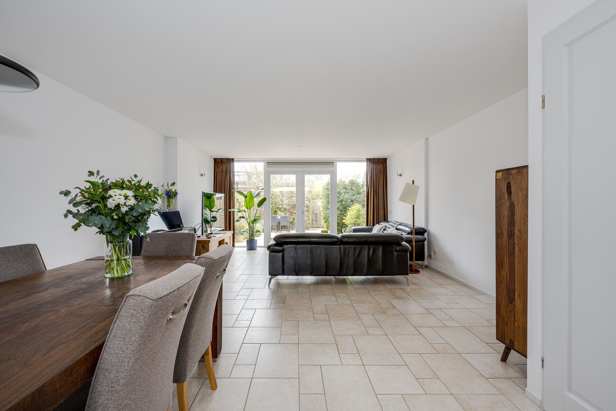 Spacious Extended Five-Room Terraced House in Voorschoten Bijdorp — 12