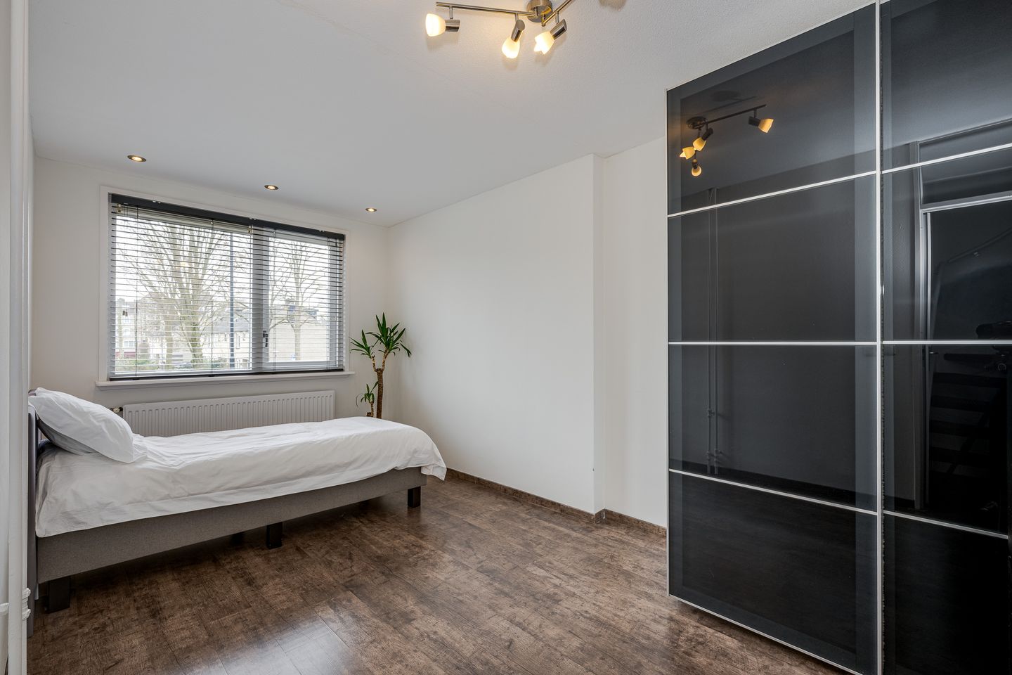 Spacious Extended Five-Room Terraced House in Voorschoten Bijdorp — 29
