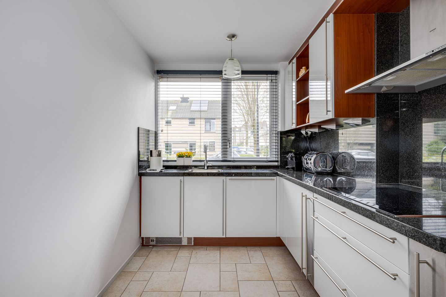 Spacious Extended Five-Room Terraced House in Voorschoten Bijdorp — 20