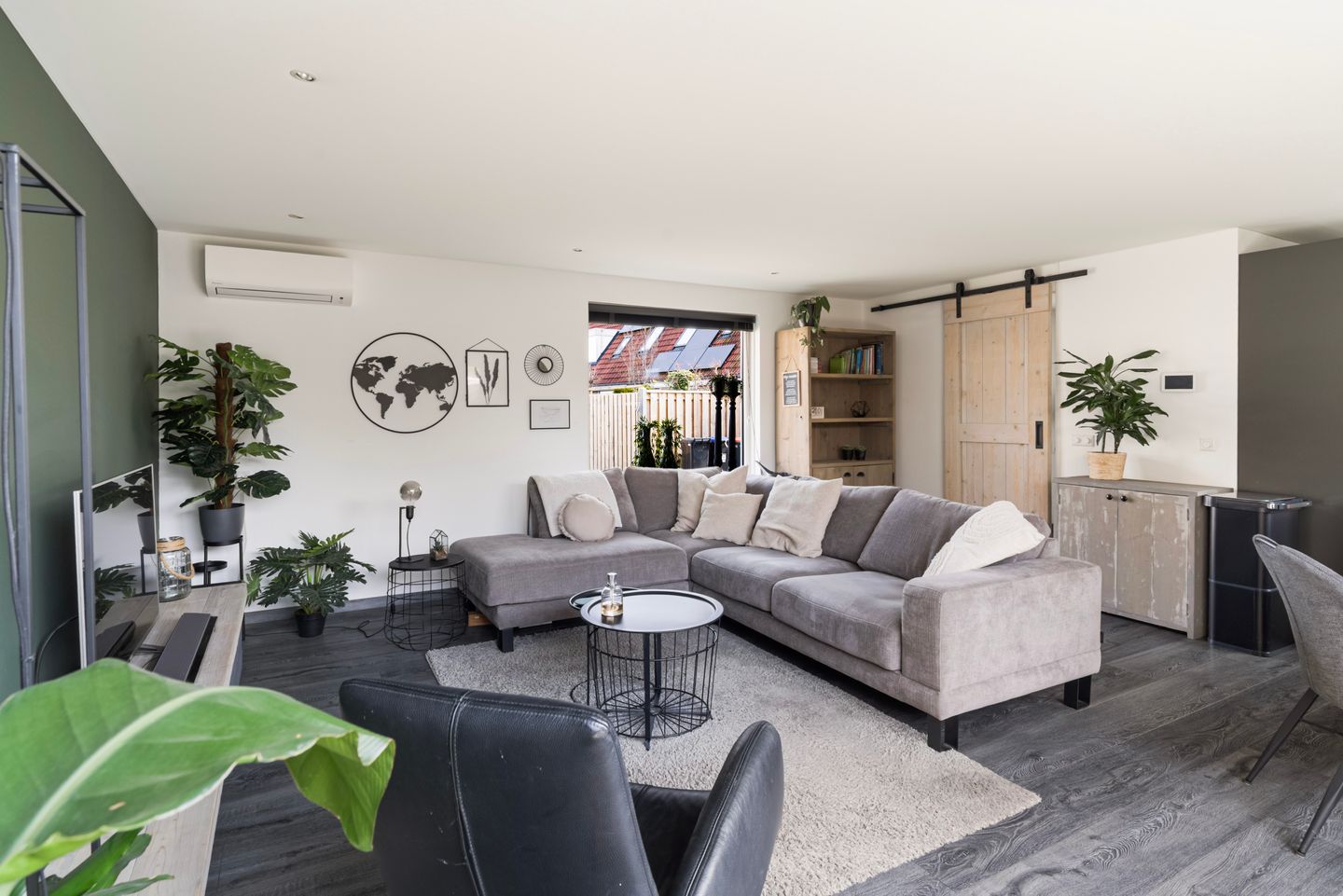 Photo 14 of Mina Krüseman-erf 143