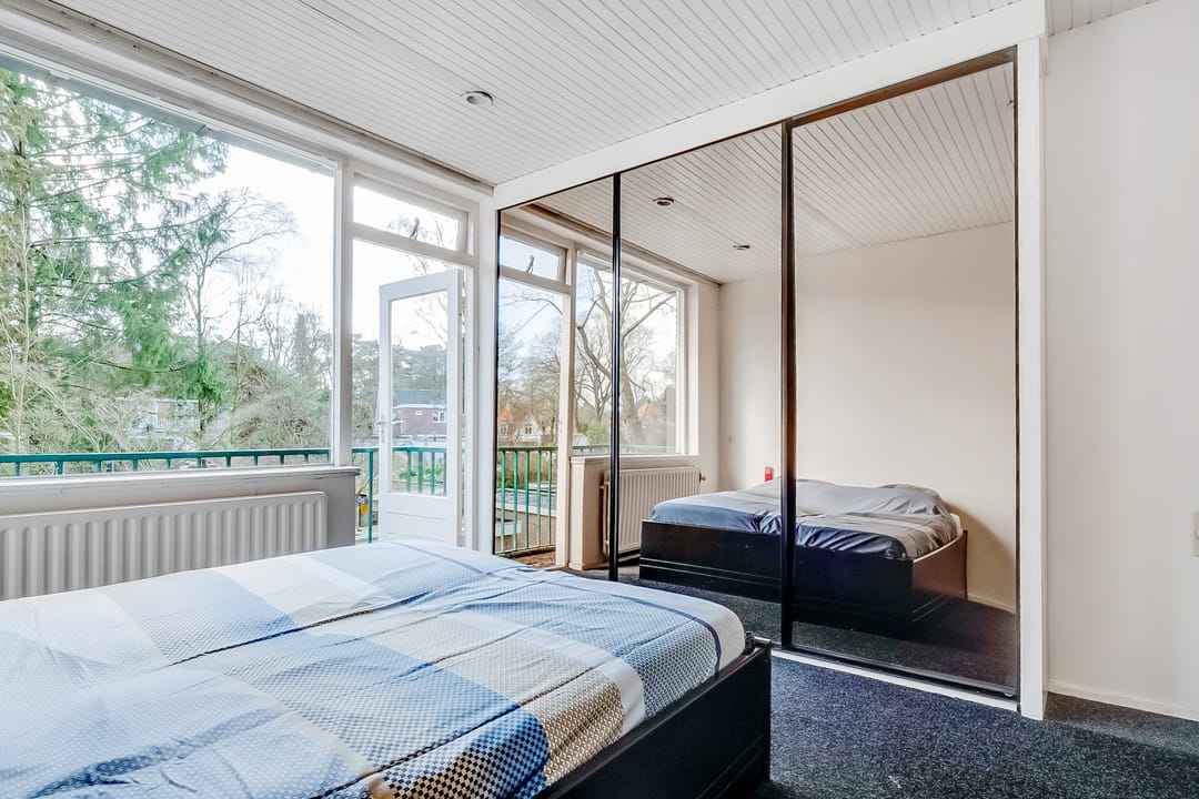 Spacious corner home with 5 bedrooms and garage in green Den Dolder — 13