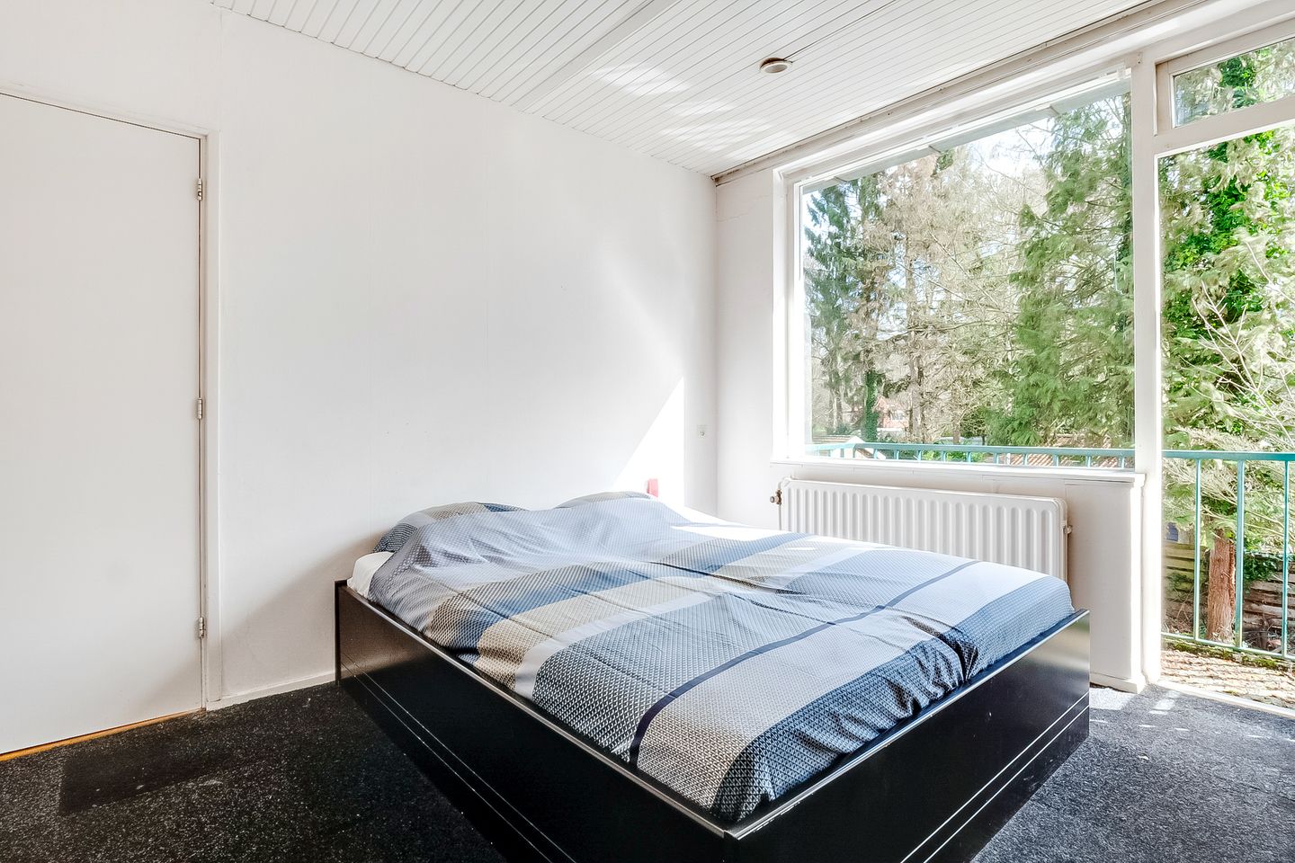 Spacious corner home with 5 bedrooms and garage in green Den Dolder — 14