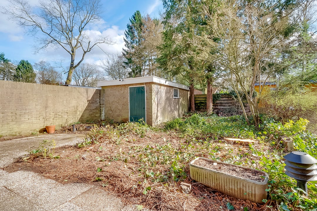Spacious corner home with 5 bedrooms and garage in green Den Dolder — 23