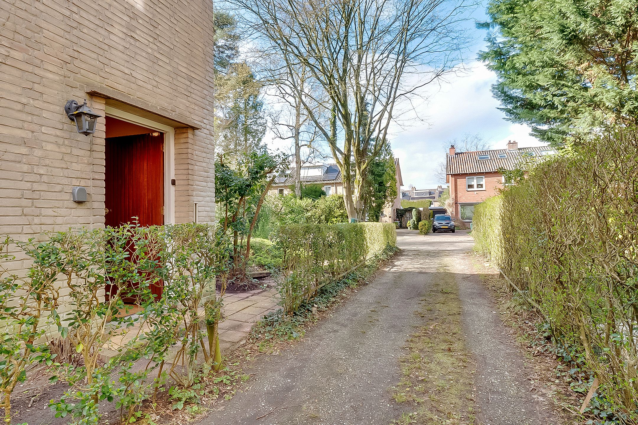 Spacious corner home with 5 bedrooms and garage in green Den Dolder — 27