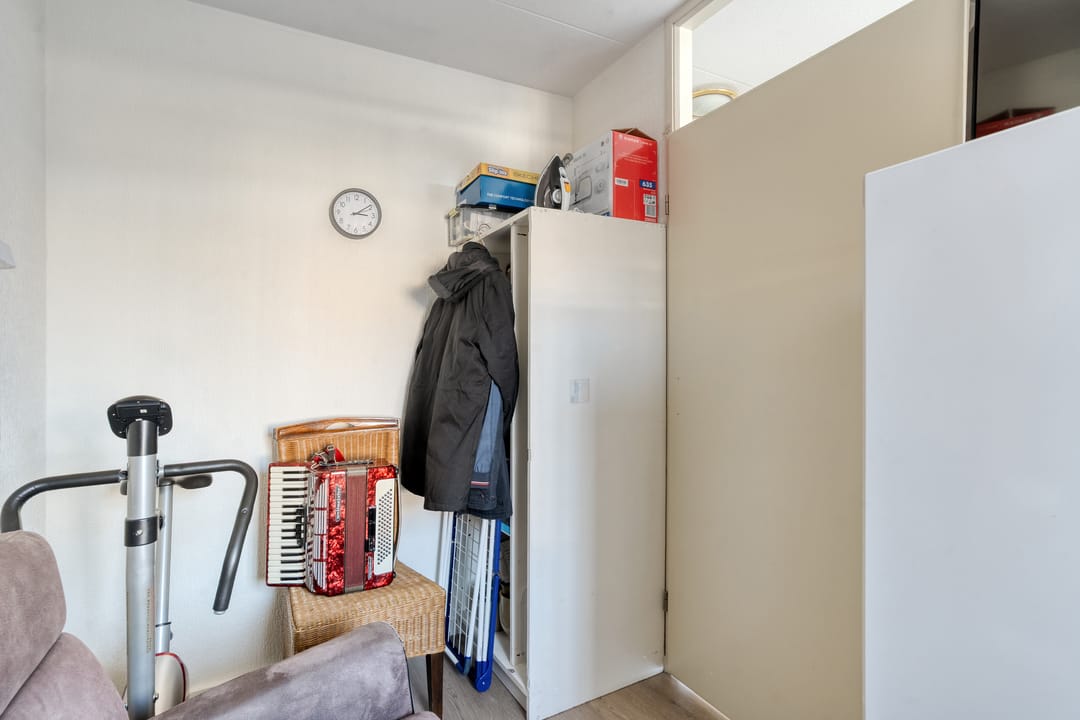 Photo 26 of Jacob van Houtestraat 12-03
