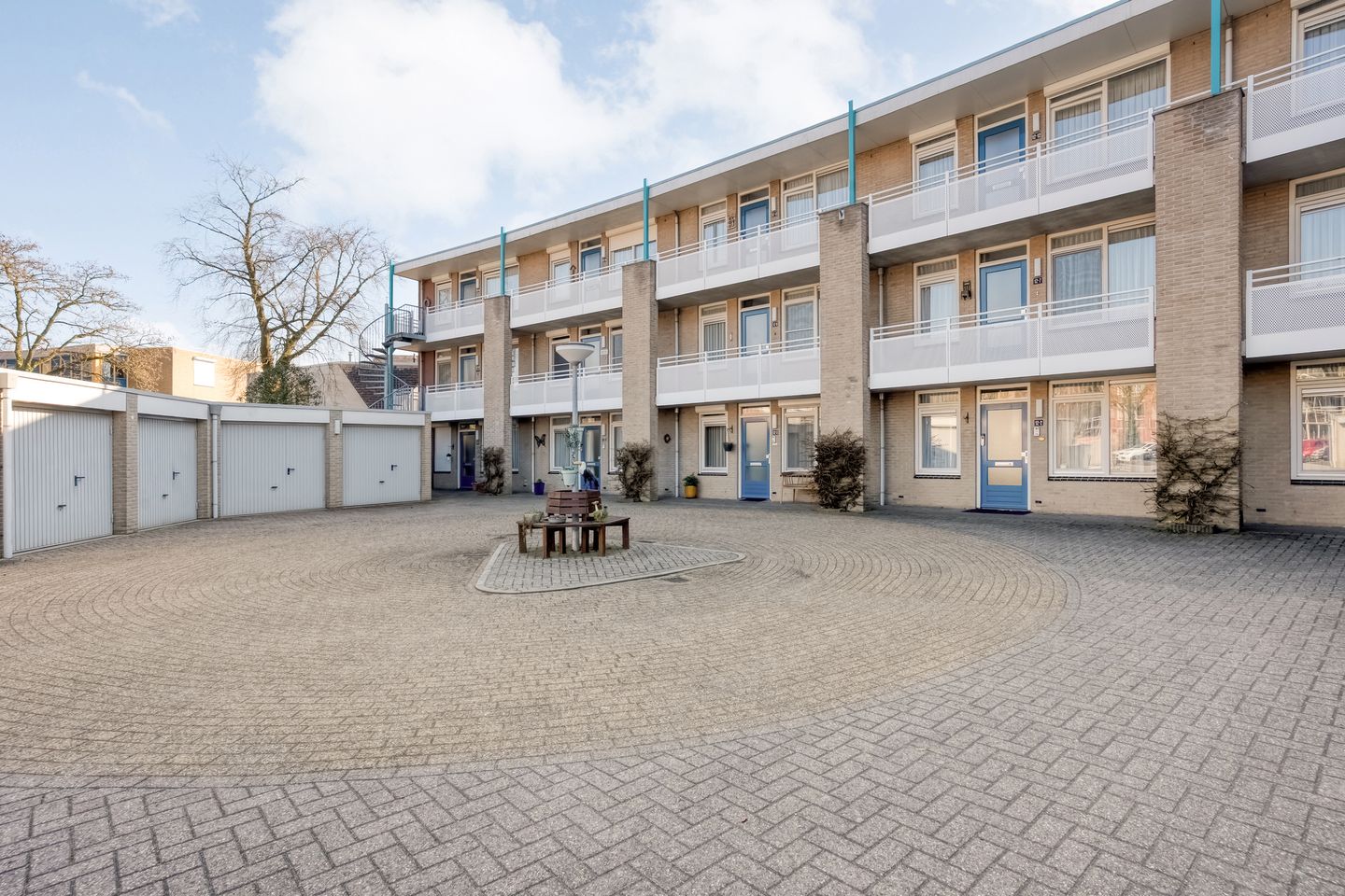 Photo 4 of Jacob van Houtestraat 12-03