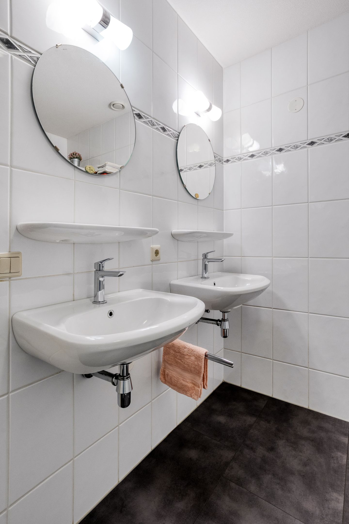 Photo 39 of Jacob van Houtestraat 12-03