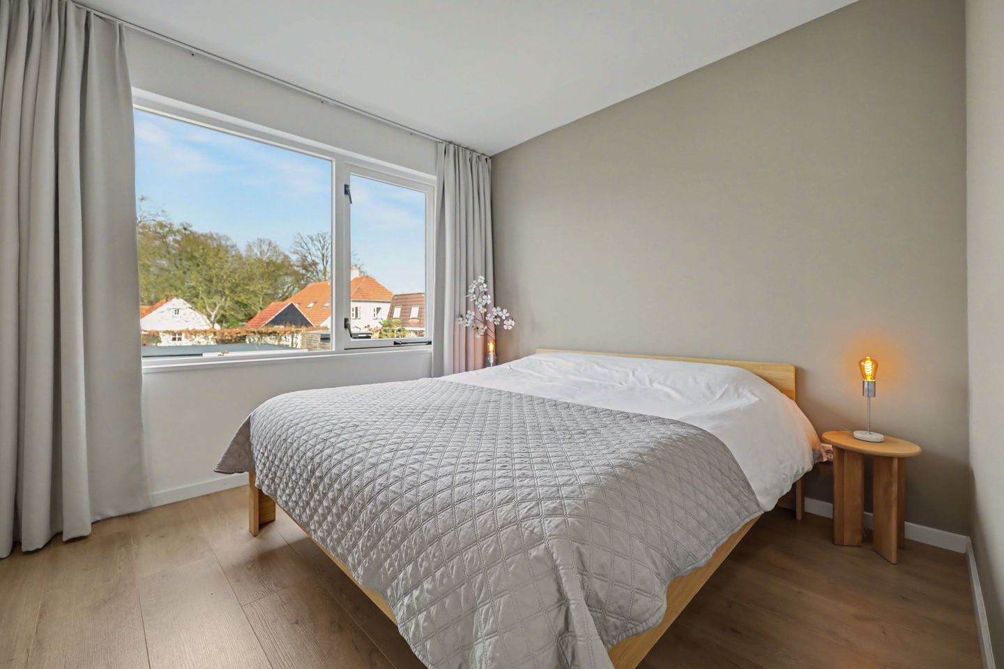 Luxurious Fully Modernized Semi-Detached Home with A+ Energy Label in Vijverhof — 32