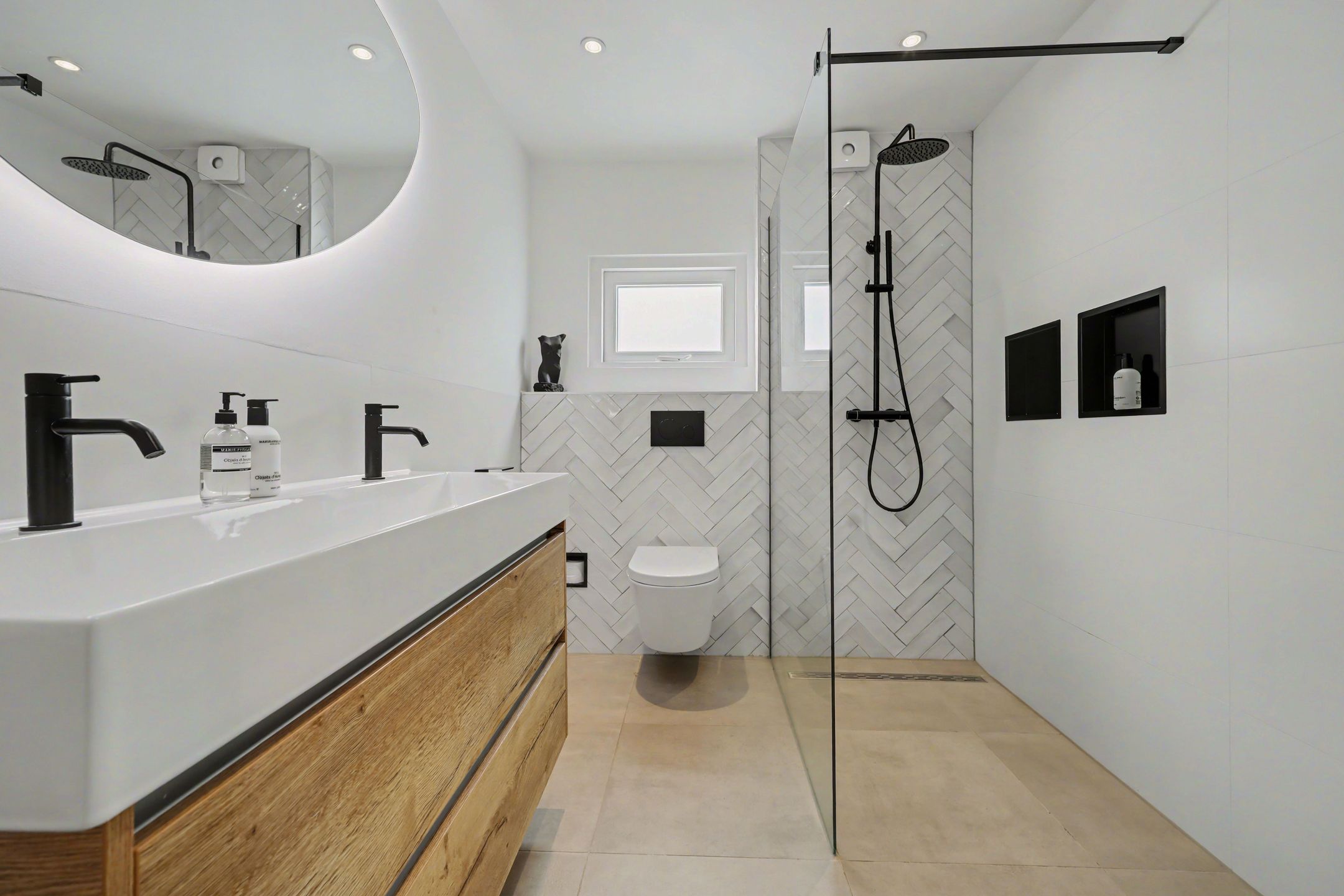 Luxurious Fully Modernized Semi-Detached Home with A+ Energy Label in Vijverhof — 34