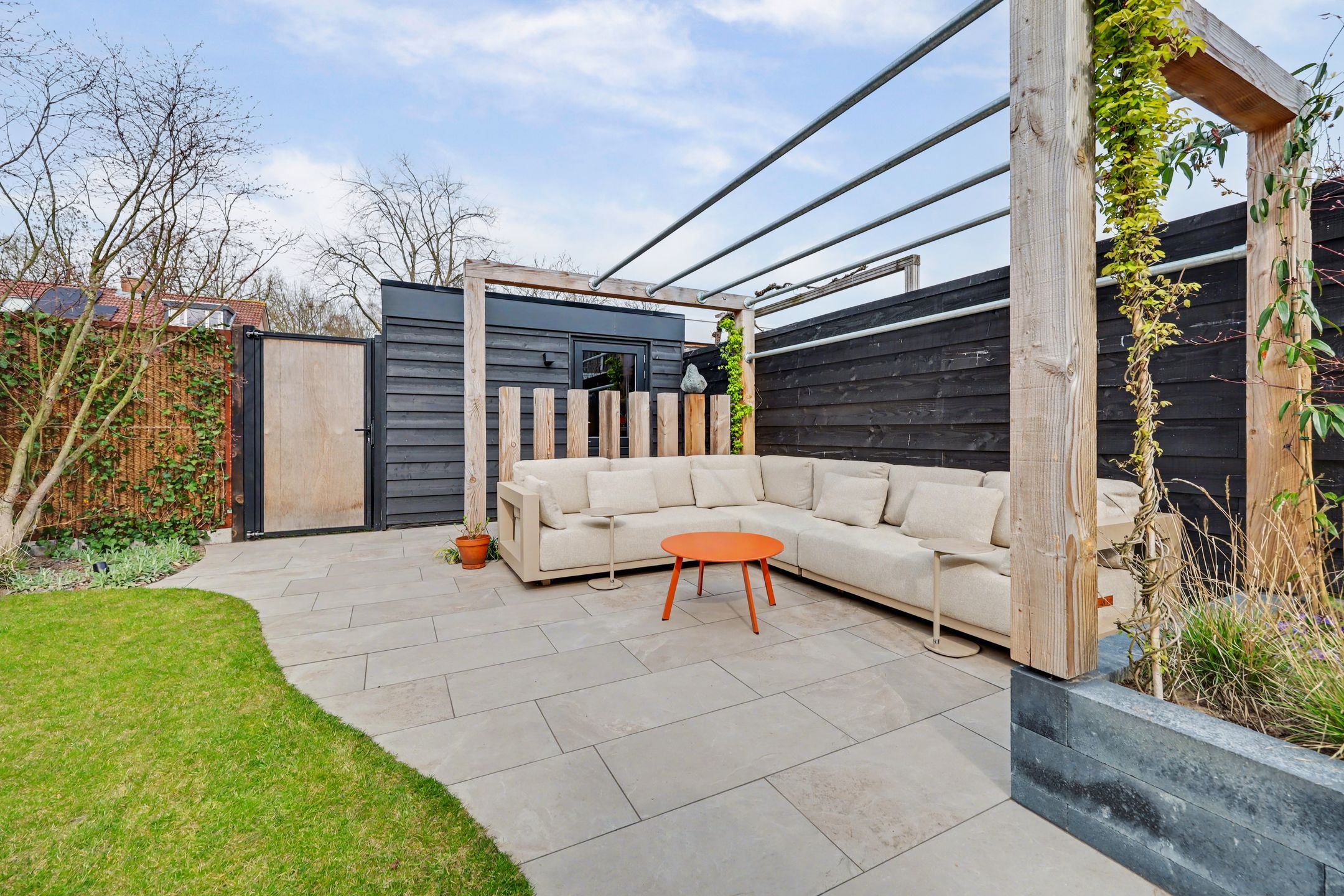 Luxurious Fully Modernized Semi-Detached Home with A+ Energy Label in Vijverhof — 52
