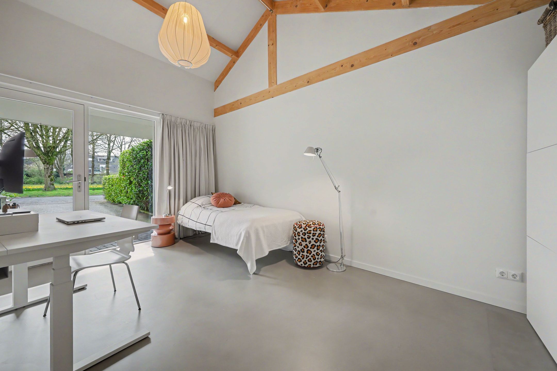 Luxurious Fully Modernized Semi-Detached Home with A+ Energy Label in Vijverhof — 24