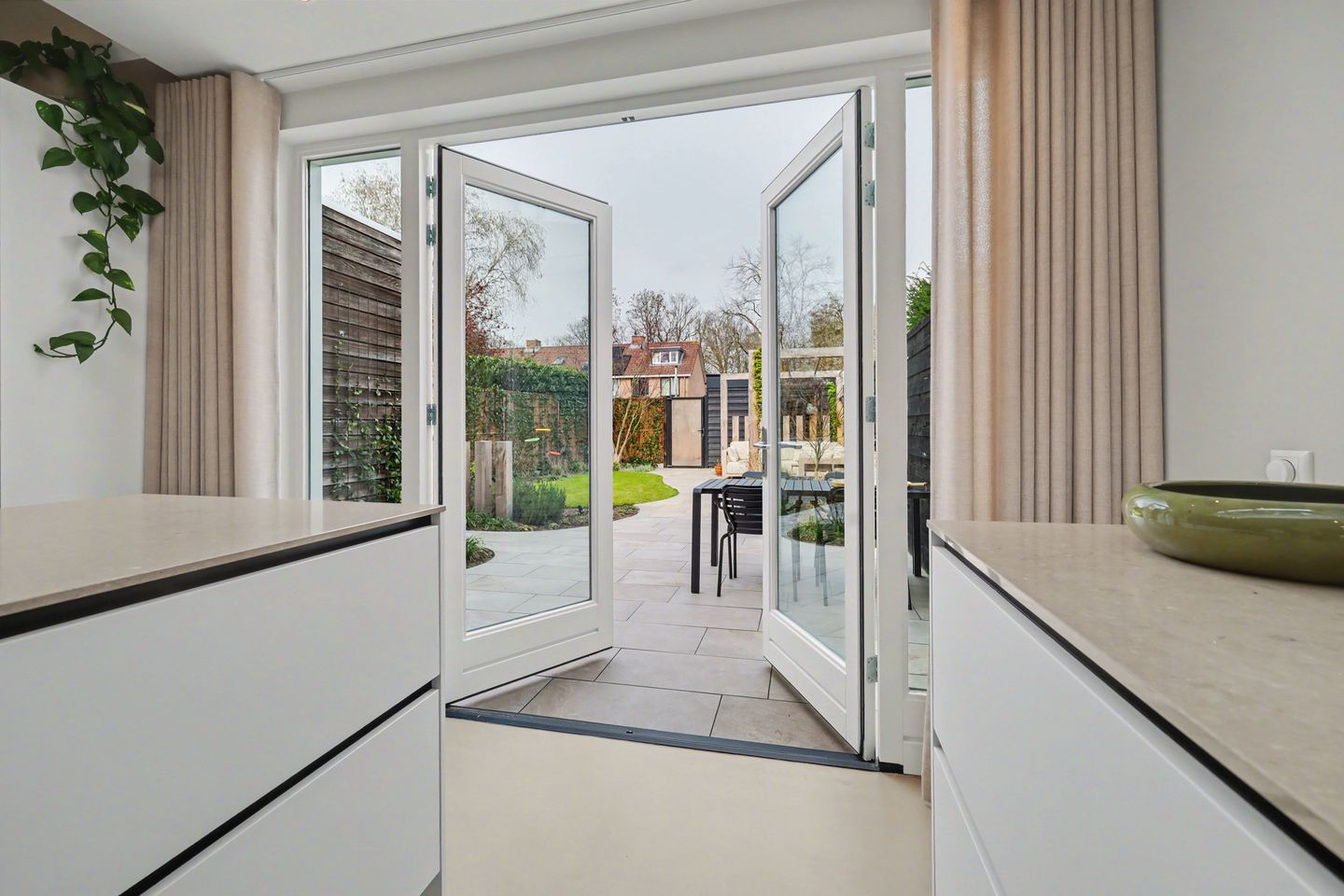 Luxurious Fully Modernized Semi-Detached Home with A+ Energy Label in Vijverhof — 14