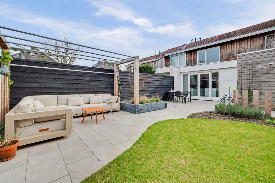 Luxurious Fully Modernized Semi-Detached Home with A+ Energy Label in Vijverhof — 50