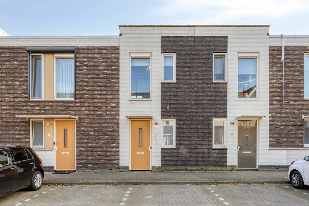 Instapklaar energiezuinig starterswoning met zonnige achtertuin op het zuiden in Tilburg