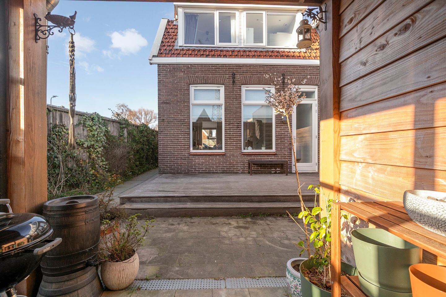 Renovated corner home from 1910 in quiet Zaandam neighborhood — 25
