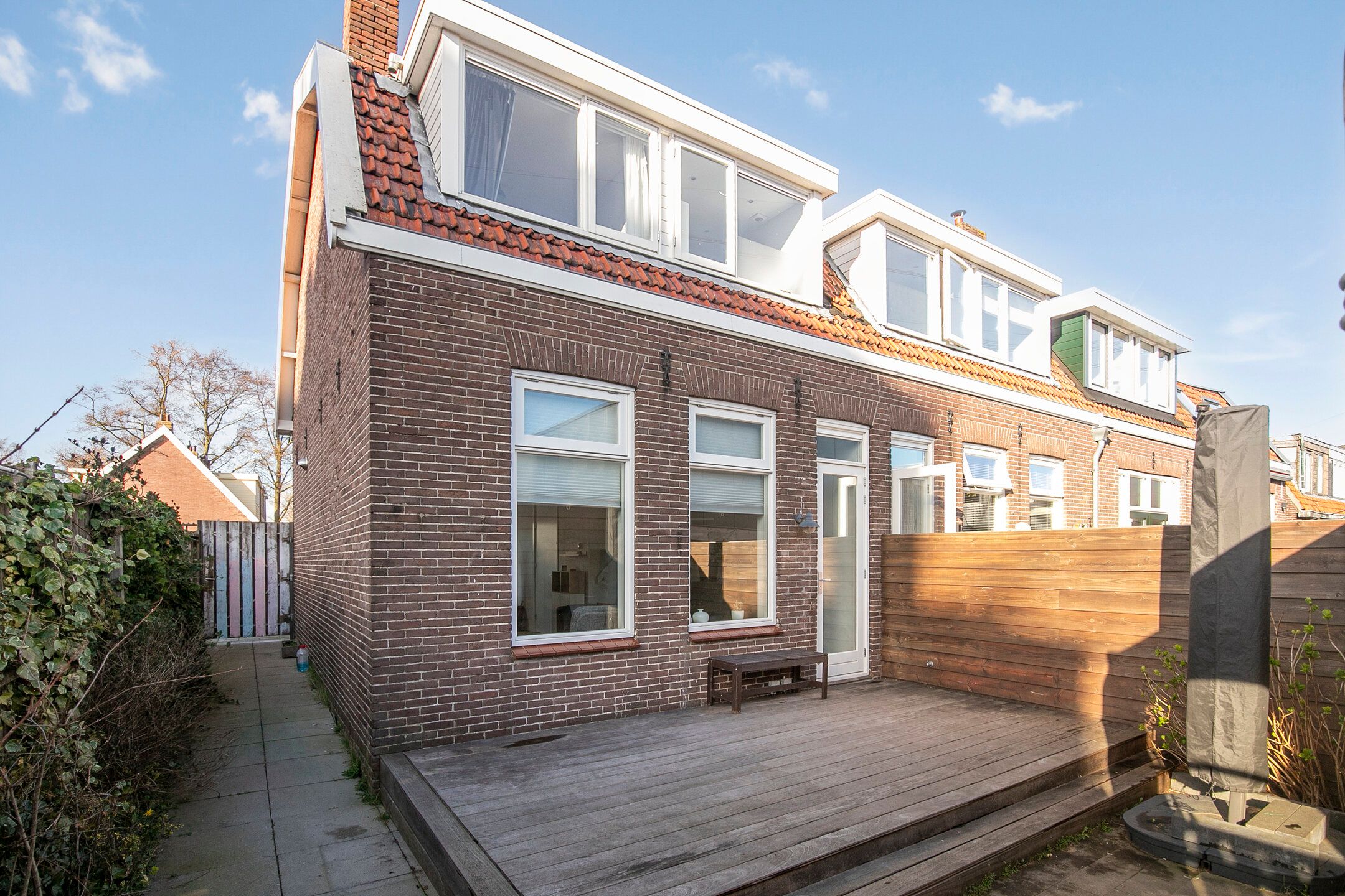 Renovated corner home from 1910 in quiet Zaandam neighborhood — 24
