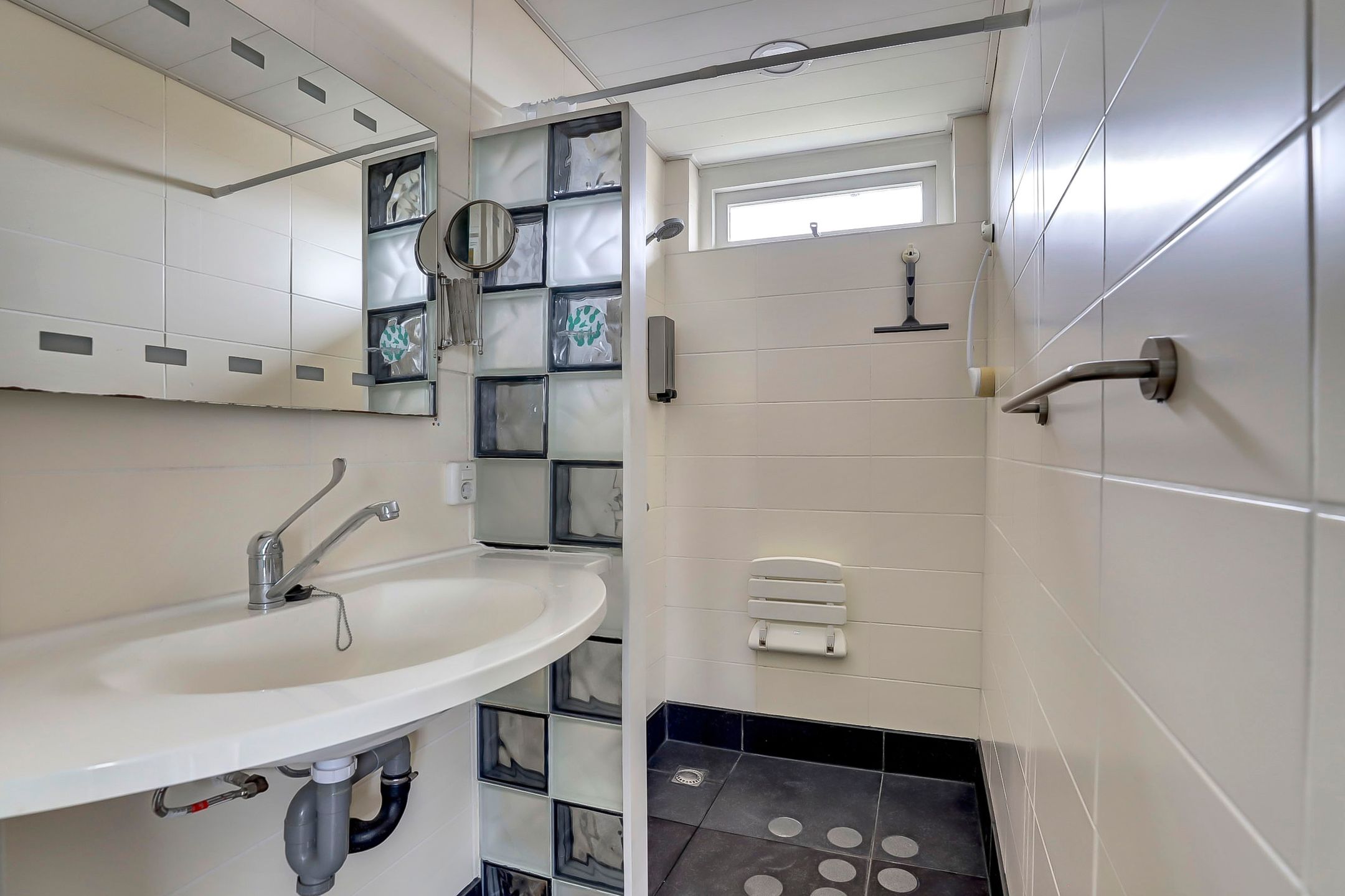 Foto 27 van Neushoornweg 22-B