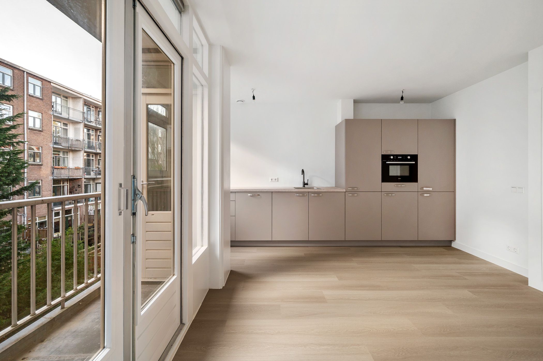 Photo 6 of Borgesiusstraat 69-A02