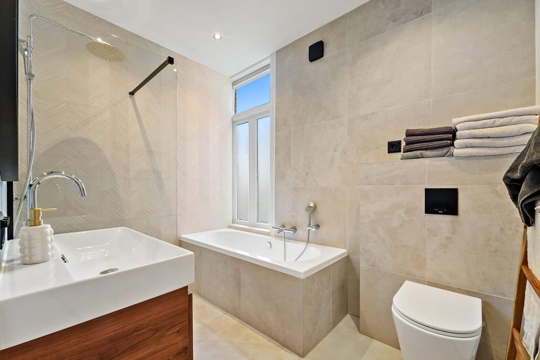 Photo 22 of Van Aerssenstraat 75