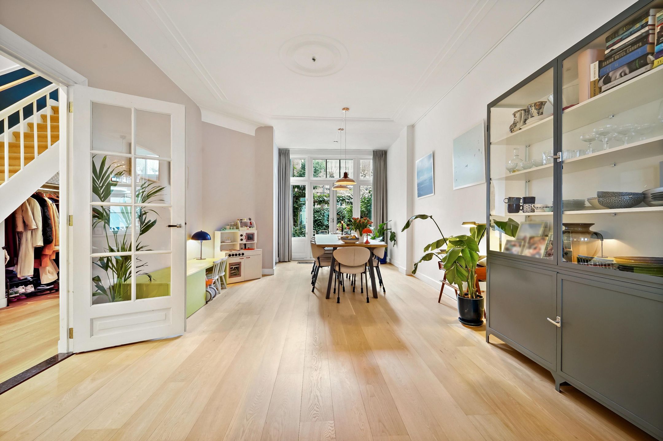 Photo 9 of Van Aerssenstraat 75