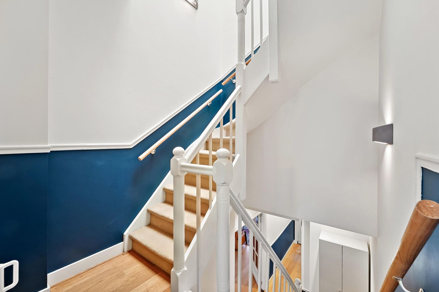 Photo 25 of Van Aerssenstraat 75