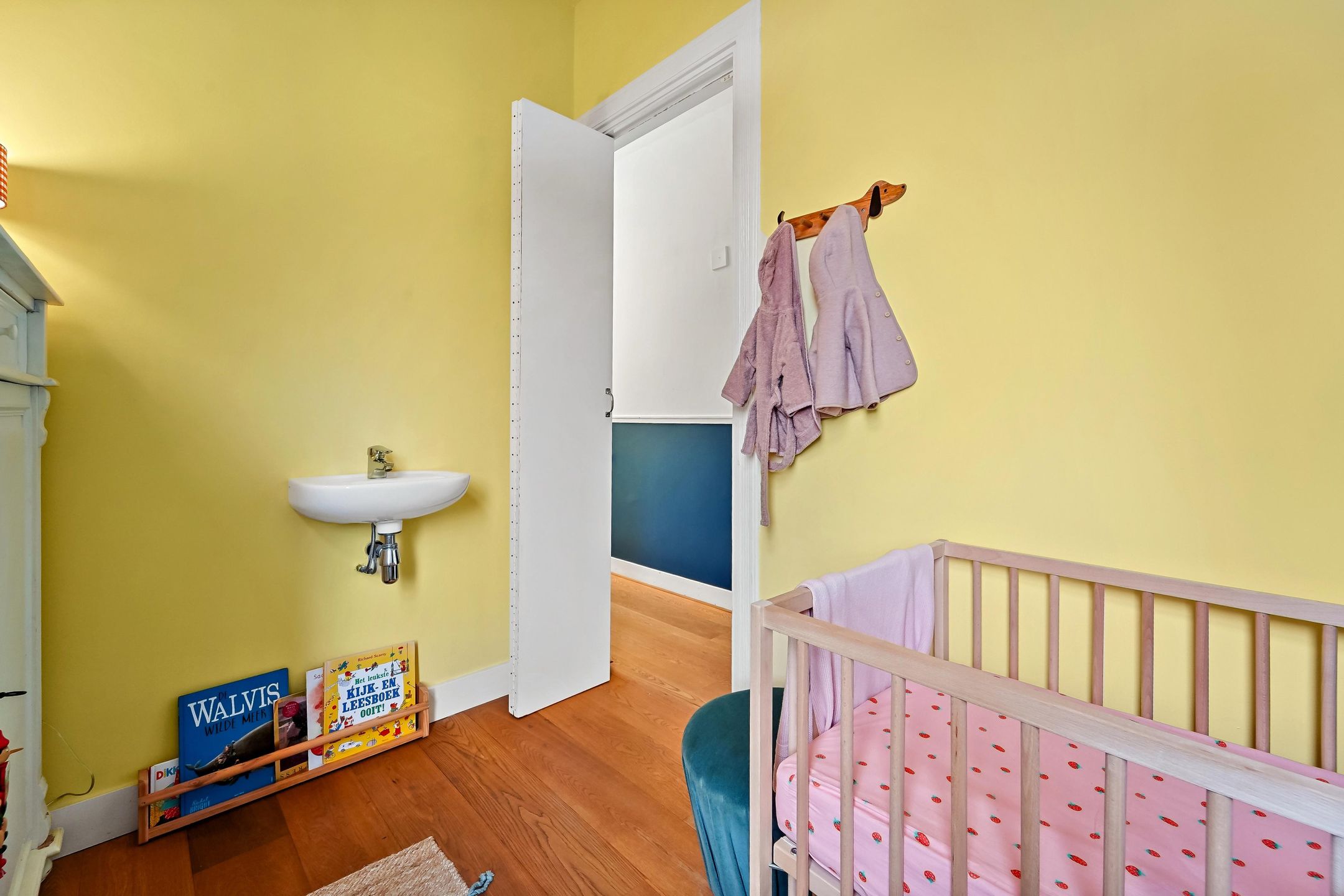 Photo 27 of Van Aerssenstraat 75